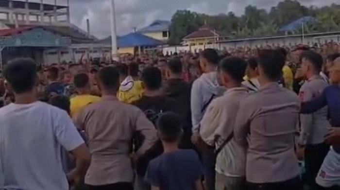 Kericuhan-Oknum-TNI-Brimob-di-Buton-Selatan-Berakhir-Damai-Dipicu-Salah-Paham-Usai-Tanding-Bola.jpg