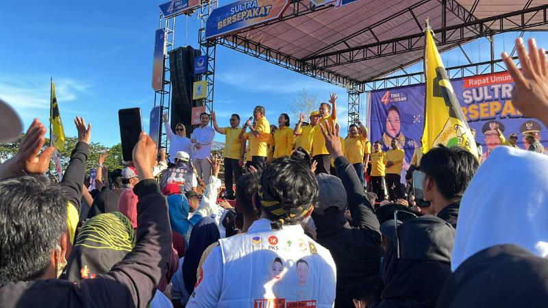 Ketua-Umum-Golkar-Bahlil-Lahadalia-kampanye-akbar-Tina-Nur-Alam-dan-Ihsan-Taufik-Ridwan.jpg