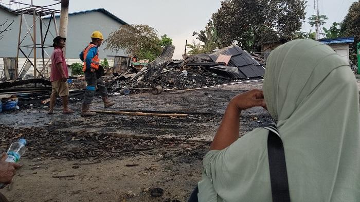 Hanya Baju di Badan, Kisah Pilu Sumina Selamatkan Anak Sakit saat Kebakaran Pasar Panjang Kendari