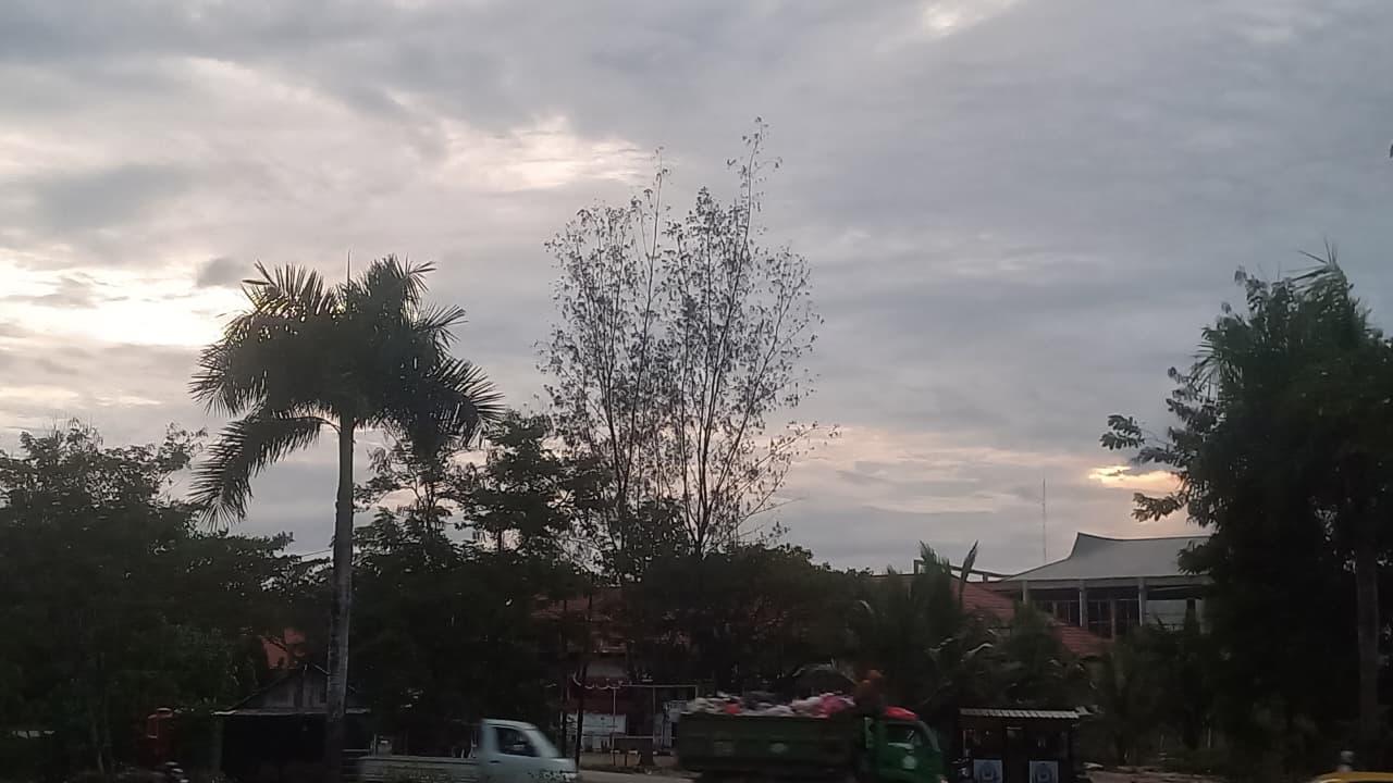 Kondisi-cuaca-di-Kota-Kendari-Sulawesi-Tenggara-tampak-cerah-berawan-Sabtu-692025-sore.jpg