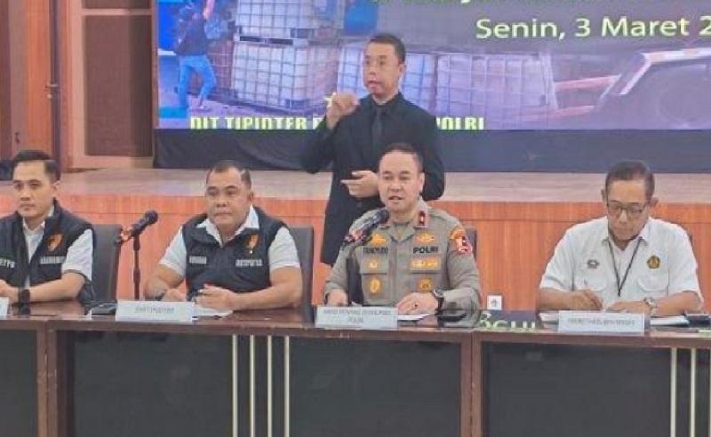 Konferensi-Pers-Gakkum-penyelewengan-BBM-subsidi-di-Kolaka.jpg