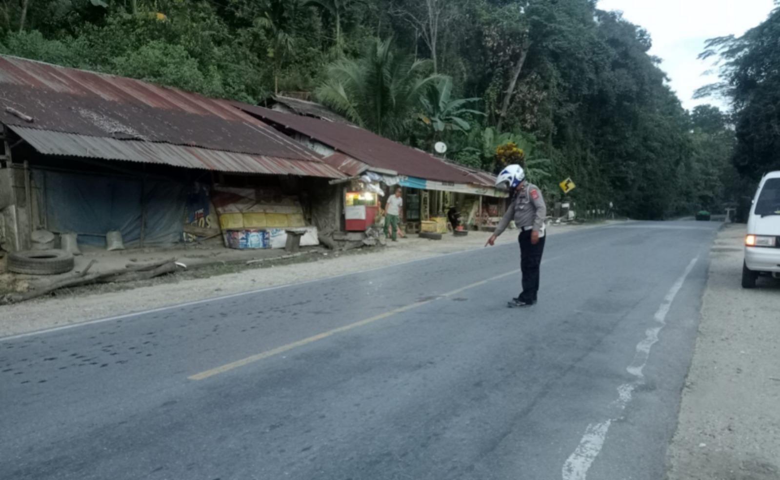 Lantas-Polres-Konawe-saat-olah-TKP-tabrakan-2-motor-di-Lalonona-Bsulutu-Konawe-Sulawesi-Tenggara.jpg