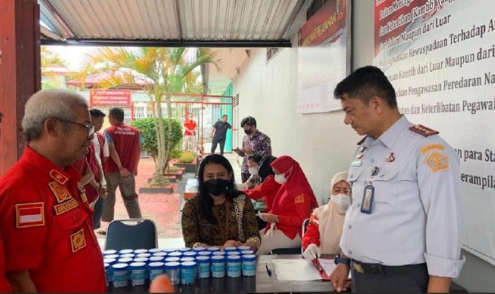 Warga Binaan Tes Urine Dadakan, BNN Deteksi Dini Pengguna Narkoba di Lapas Kendari Sulawesi Tenggara