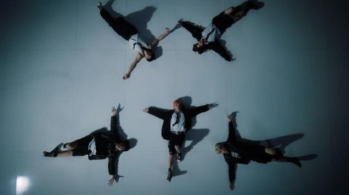 Lirik-Lagu-Devil-by-the-Window-Tomorrow-X-Together-atau-TXT-Lengkap-Terjemahan-Indonesia.jpg