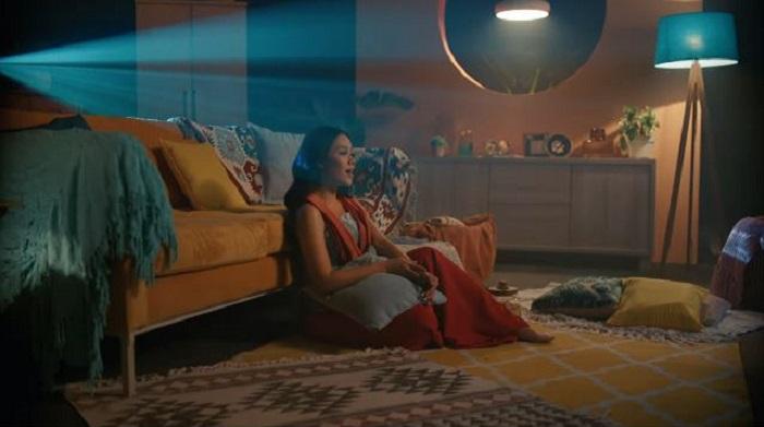 Lirik-Lagu-Lihatlah-Lebih-Dekat-Yura-Yunita-Remake-OST-Film-Petualangan-Sherina-Hadiah-Kejutan.jpg