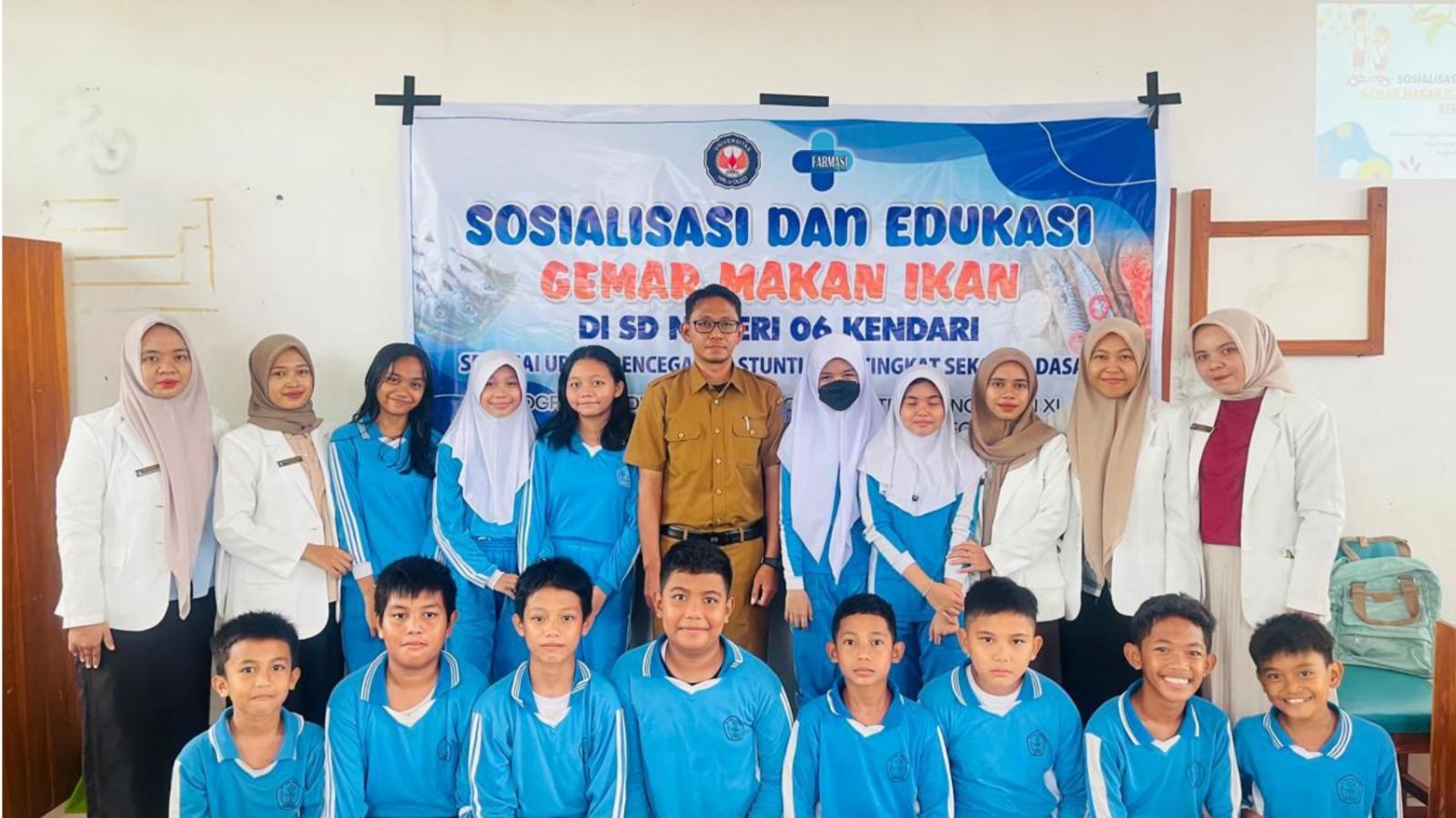 Mahasiswa-Program-Studi-Pendidikan-Profesi-Apoteker-UHO-Kendari-kampanyekan-gemar-makan-ikan.jpg