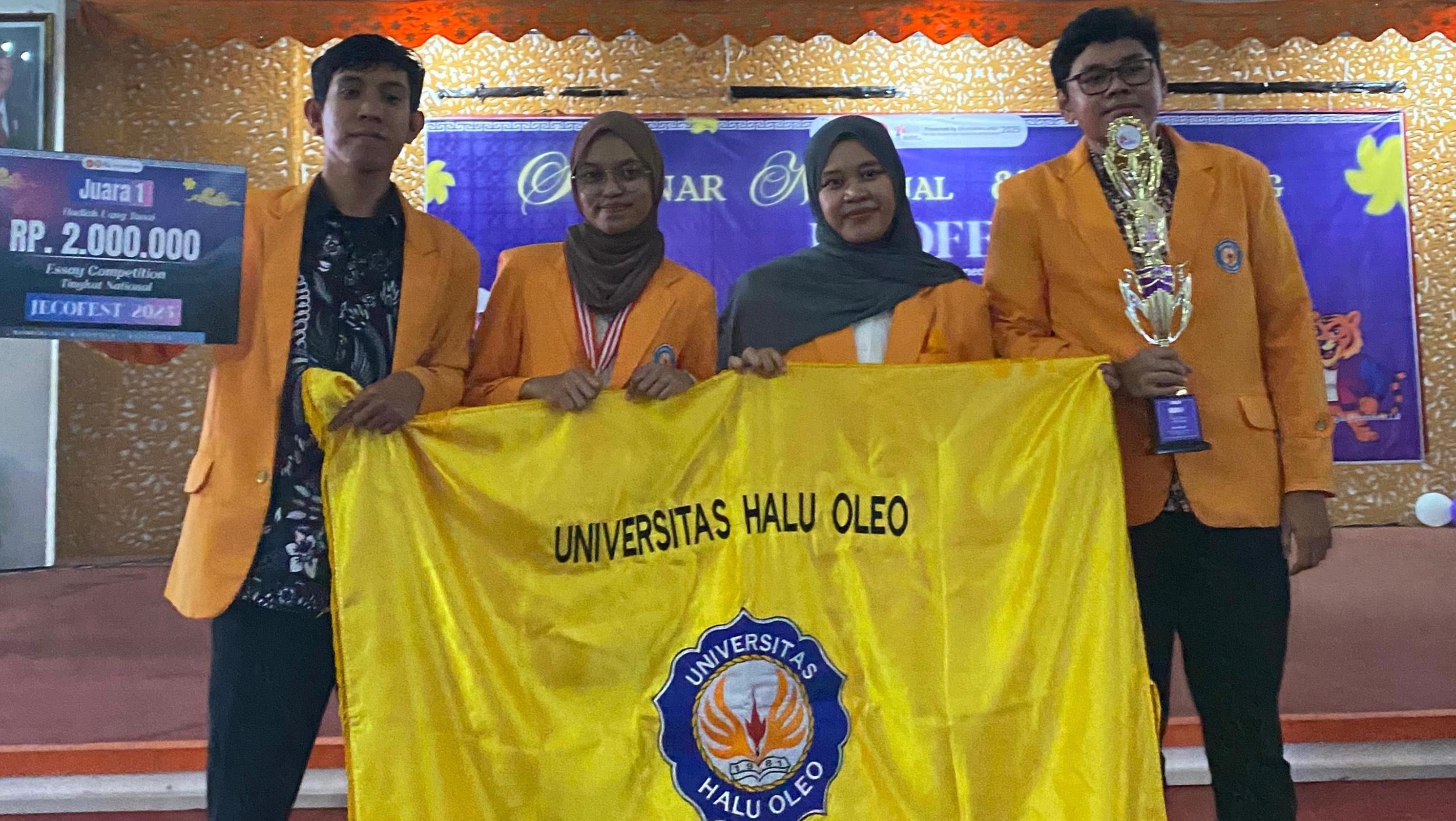 Mahasiswa-UHO-Kendari-Sulawesi-Tenggara-Juara-1-Essay-JECOFEST-2025-di-Jambi.jpg