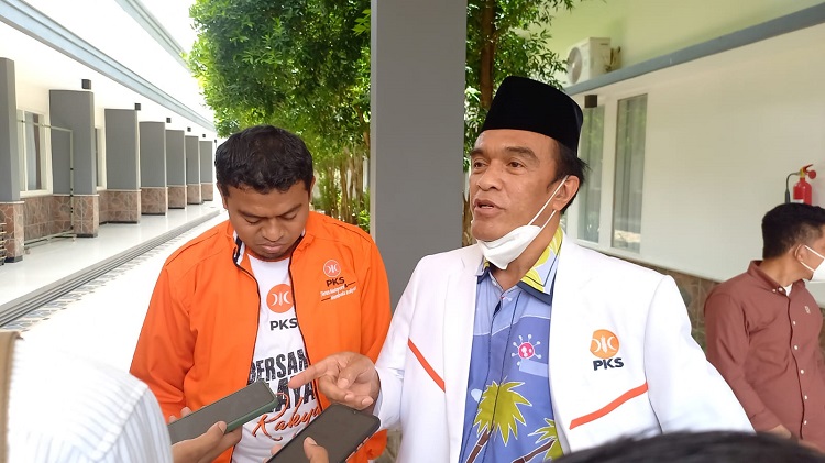 Bertemu Ketua DPW PAN Abdurrahman Shaleh, La Ode Ida Bantah Isu Berkoalisi dengan Ketua DPRD Sultra