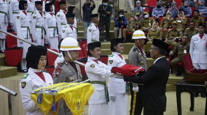 Paskibraka-Tingkat-Kota-Kendari-Sultra-Dikukuhkan-Sulkarnain-Kadir-Usai-Latihan-Sebulan-Lebih.jpg