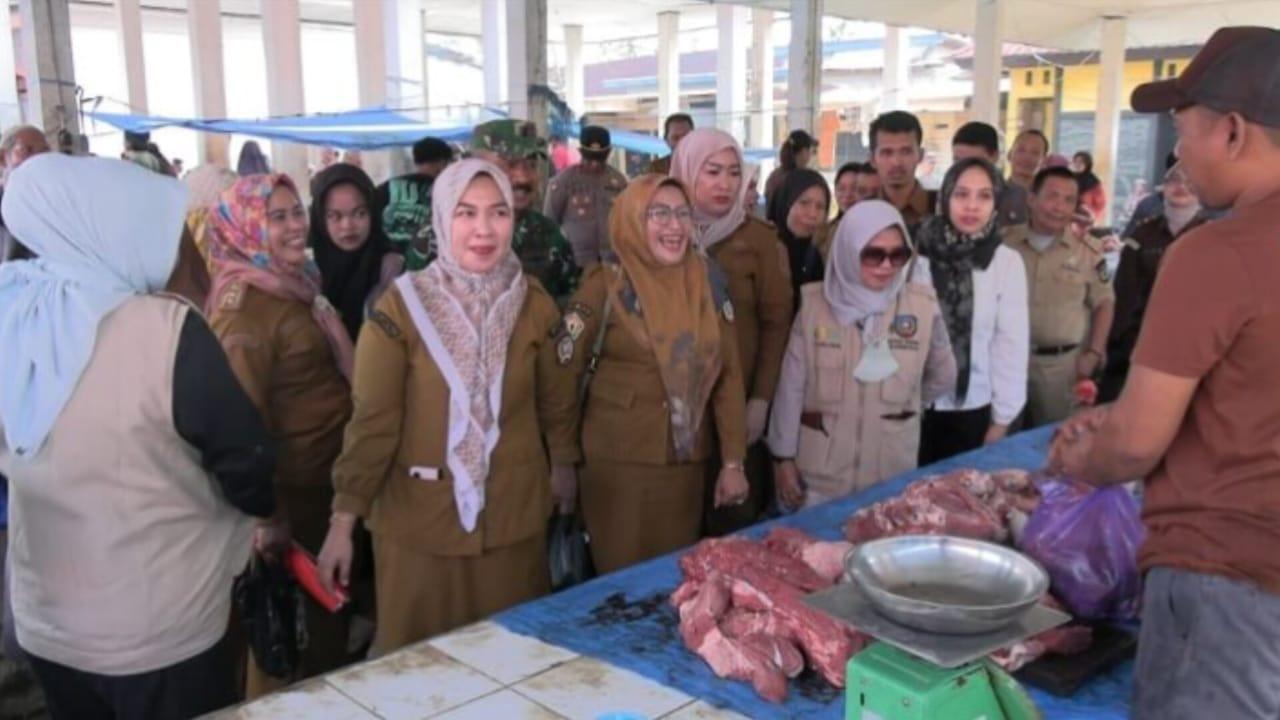 Update Harga Beras hingga Ayam di Pasar Andoolo, Disidak Pemda Konawe Selatan Jelang Iduladha 2025