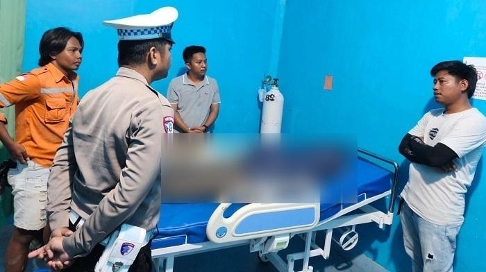 Pemotor-Tewas-Usai-Ditabrak-Mobil-Daihatsu-Gran-Max-dari-Belakang-di-Kolaka-Utara-Sulawesi-Tenggara.jpg