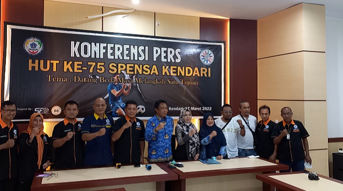 Pengurus-IKA-Spensa-Kendari-Konferensi-Pers-Peringatan-HUT-ke-75-SMP-Negeri-1-Kendari.jpg