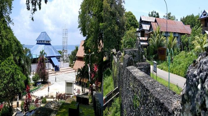 Pesona-Benteng-Keraton-Buton-di-Baubau-Sulawesi-Tenggara-Masuk-50-Besar-Desa-Wisata-di-Indonesia.jpg