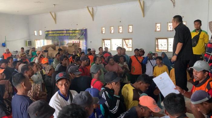 Petugas-DLH-Baubau-Keluhkan-Kurangnya-Pengadaan-Alat-Kebersihan.jpg