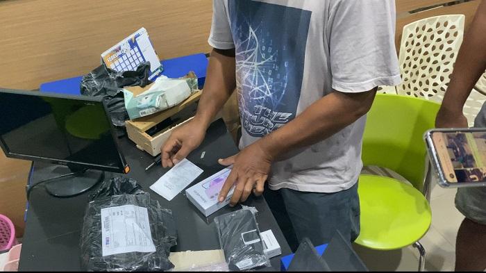 Polisi-Gagalkan-Pengiriman-Ponsel-Hasil-Penipuan-di-Kendari-Sulawesi-Tenggara-ke-Kalimantan-Selatan.jpg