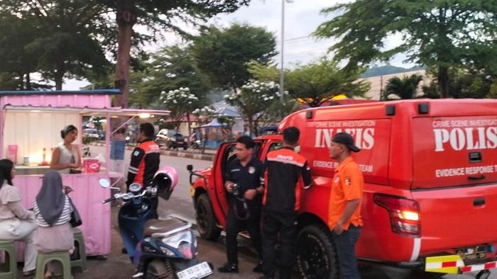 Polisi-Olah-TKP-Gerai-yang-Dibobol-Maling-di-Jalan-Pemuda-Tahoa-Kolaka-Sulawesi-Tenggara.jpg