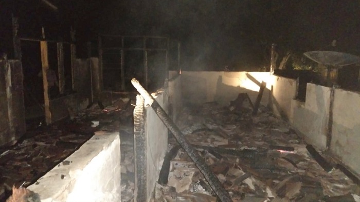 Satu-Rumah-Warga-Habis-Terbakar-di-Desa-Matanggorai-Konawe-Sultra-Diduga-Akibat-Sambaran-Petir.jpg
