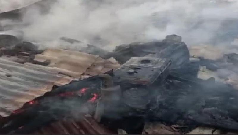 1 Unit Rumah di Desa Korumba Wawotobi Konawe Diduga Terkena Sambaran Petir hingga Hangus Terbakar