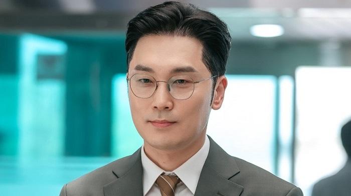 Seo-Hyun-Woo-Gabung-Ma-Dong-Seok-dan-Kim-Jae-Yeong-Main-Film-Korea-The-Roundup-5.jpg