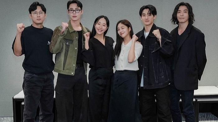 Sinopsis-Hong-Rang-Drama-Korea-Terbaru-Netflix-Dibintangi-Lee-Jae-Wook-Jo-Bo-Ah-Jung-Ga-Ram.jpg