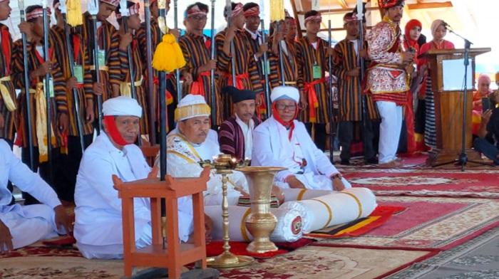 Sosok-La-Ode-Muhammad-Sjamsul-Qamar-Dilantik-Jadi-Sultan-Buton-ke-41-di-Baubau-Sulawesi-Tenggara.jpg