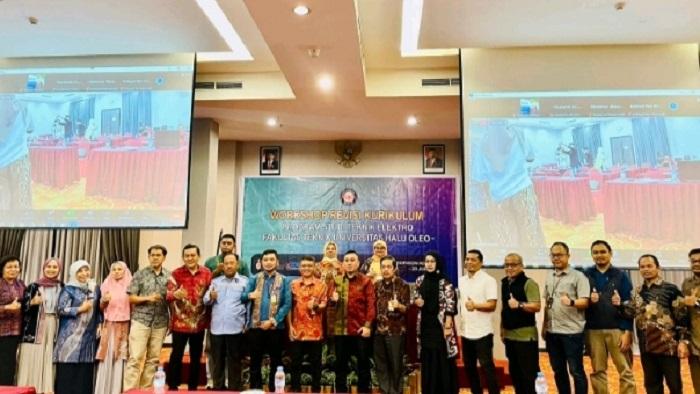 Teknik-Elektro-UHO-Kendari-Gandeng-Dunia-Industri-dan-Alumni-Gelar-Workshop-Revisi-Kurikulum.jpg