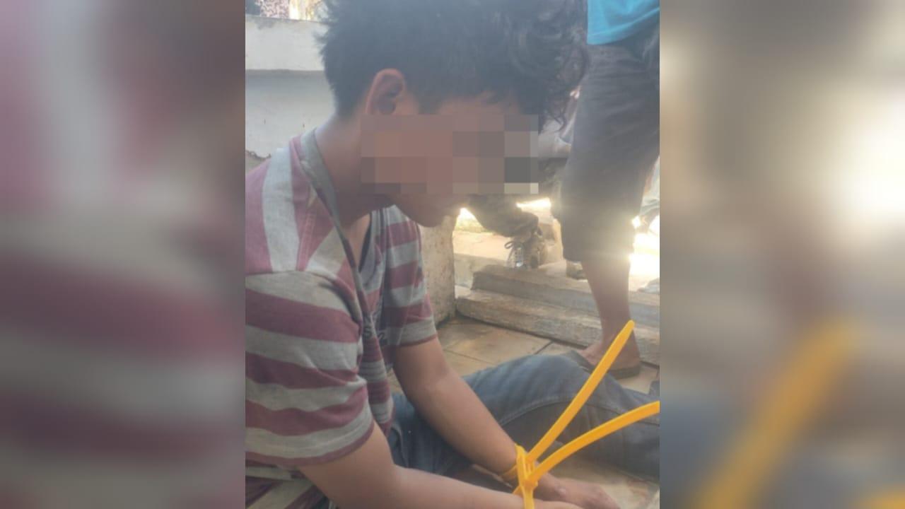 Tepergok Curi Pagar Rumah Kosong di Kendari, Pria Diamuk Warga hingga Diserahkan ke Polisi