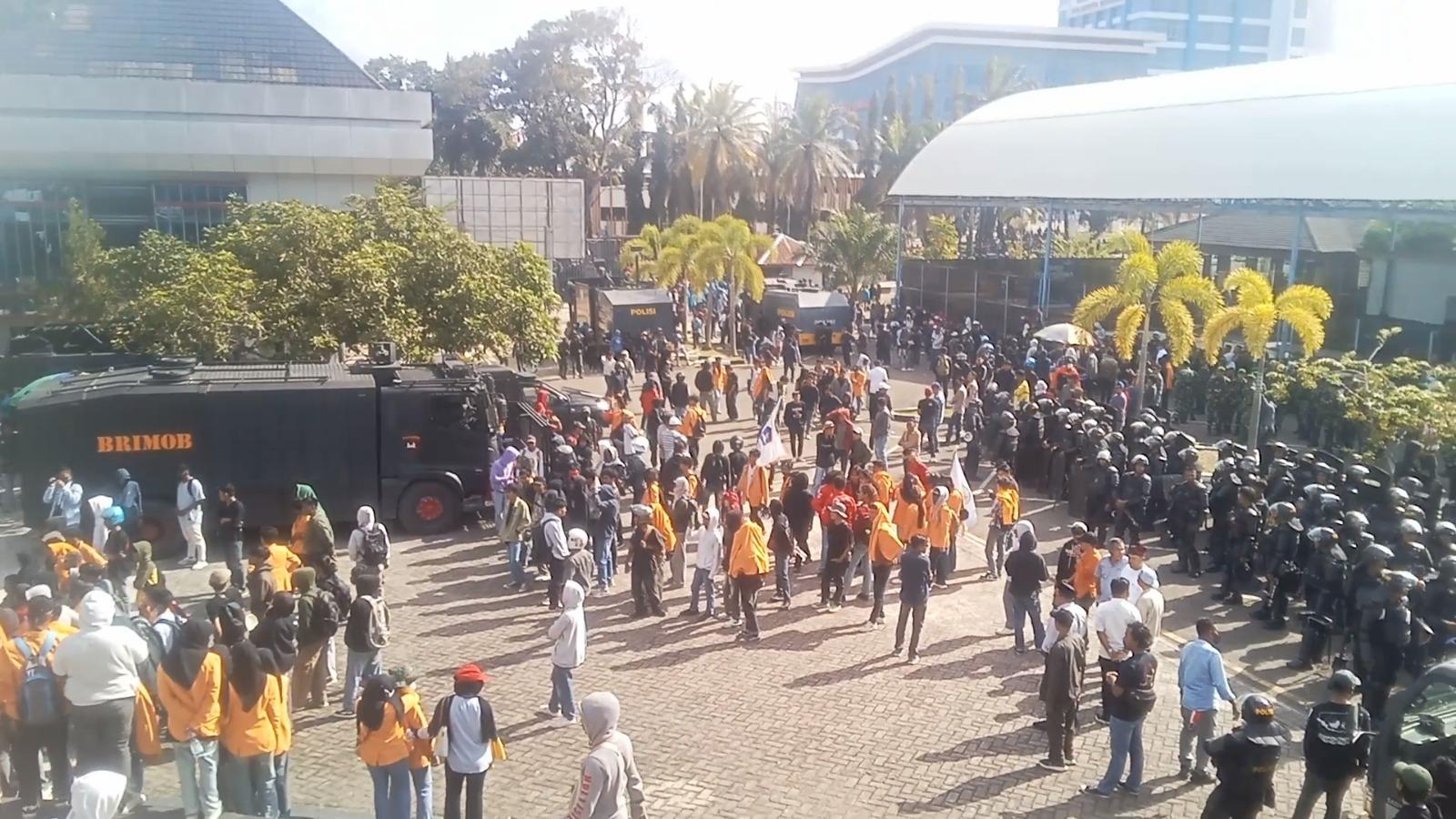 Dibalik Demonstrasi Kondusif Kendari Sulawesi Tenggara: Taktik Damai TNI-Polri Redam Situasi Memanas