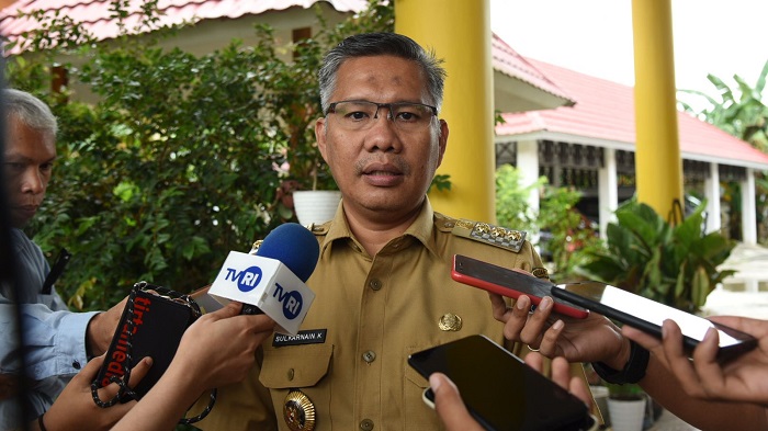 Wali-Kota-Kendari-Sulkarnain-Kadir-Soal-Beli-Minyak-Goreng-Curah-Pakai-Aplikasi-PeduliLindungi.jpg