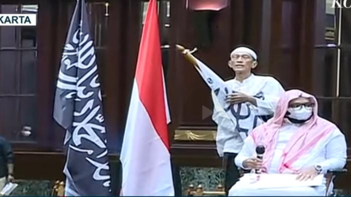 Ribut Bendera Mirip HTI di Acara Deklarasi Anies Capres, Ini Alasan HTI Dilarang di Indonesia