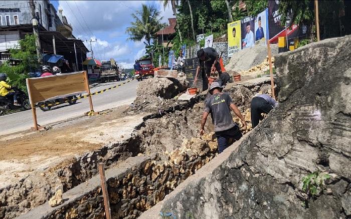 drainase-memasuki-kawasan-Kotamara-Kota-Baubau-diperbaiki.jpg
