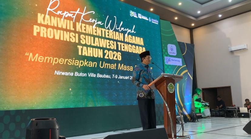 enteri-Agama-RI-Nasaruddin-Umar-saat-beri-sambutan-Rakerwil-Kemenag-Sultra-di-Baubau.jpg