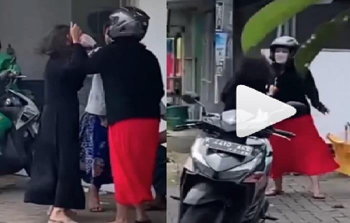 Video Viral Istri Lihat Suami Jalan Dengan Wanita Lain, Saling Jambak Sampai Jilbab Pelakor Dilepas