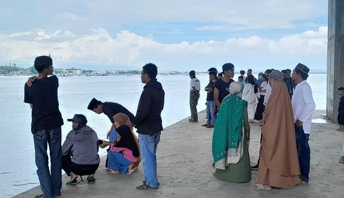 hilang-usai-terjatuh-dari-atas-Jembatan-Teluk-Kendari.jpg