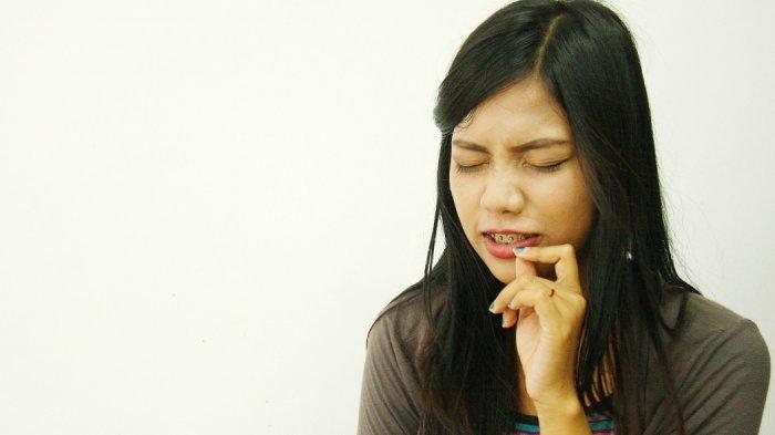 7 Obat Sakit Lidah dan Sariawan yang Berasal dari Bahan Alami atau Herbal: Madu hingga Minyak Kelapa