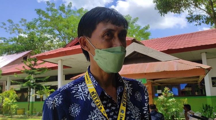 kepala-bidang-pengadaan-pemberhentian-dan-informasi-bkpsdm-kota-kendari-abdul-salam-cpns.jpg