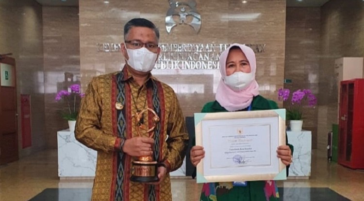 kota-kendari-menerima-penghargaan-kota-layak-anak-kategori-nindya.jpg
