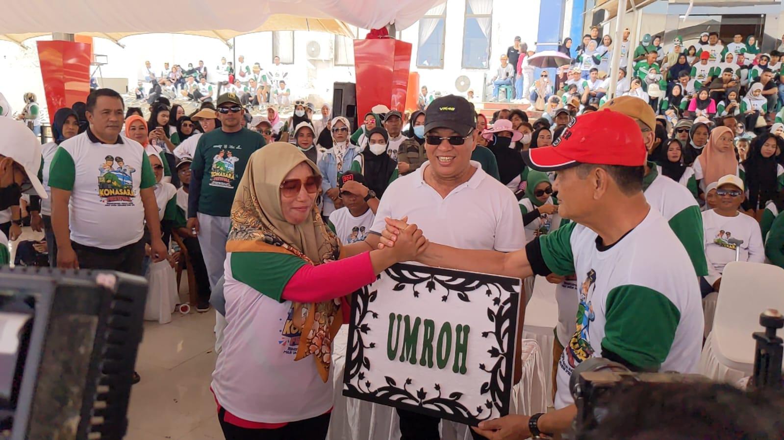 Pemenang Hadiah Umrah HUT ke-17 Konawe Utara Grogi tak Sanggup Hapalkan Titel Bupati Ruksamin