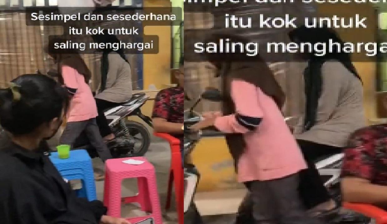 Video Viral Twitter Tak Turun dari Atas Motor, Perempuan ini Rela Dorong Temannya Lewati Tenda Acara