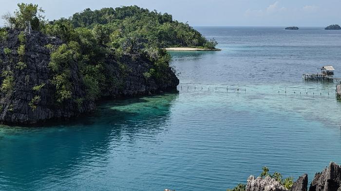 spot-wisata-Pulau-Labengki-Konawe-Utara-Sulawesi-Tenggara-atau-Sultra-lokasi-wisata-pulau.jpg