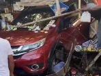 BREAKING-NEWS-Kecelakaan-Mobil-Honda-BR-V-Tabrak-Warung-Manisan-di-Baubau-Sulawesi-Tenggara.jpg