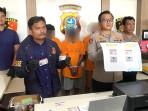 BREAKING-NEWS-Pembuat-SIM-Palsu-Tertangkap-Tangan-Saat-Transaksi-di-Kendari-Kerugian-Rp3-Miliar.jpg