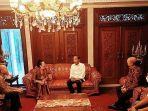 JOKOWI-KUNJUNGI-RUMAH-MOORYATI.jpg