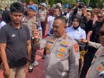 Kapolda-Sulawesi-Tenggara-menyerahkan-kunci-motor-ke-pemilik-kendaraan-korban-pencurian-di-Kendari.jpg