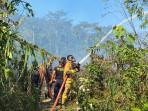 Kebakaran-3-Hektare-Lahan-di-Konawe-Utara-2-Armada-dan-12-Personel-Damkar-Berjibaku-Padamkan-Api.jpg