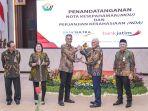 Kolaborasi-Strategis-Bank-Sultra-Bank-Jatim-Melalui-pembentukan-Kelompok-Usaha-Bank-KUB.jpg