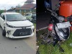 Kolase-foto-mobil-dan-motor-terlibat-kecelakaan-di-Jalan-Poros-Desa-Labone-Muna-Sulaesi-Tenggara.jpg