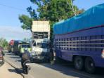 Kondisi-mobil-dump-truk-Isuzu-ringsek-parah-usai-menabrak-truk-Fuso-di-Wonggeduku-Konawe.jpg