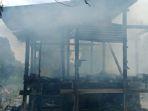 Kronologi-Rumah-Terbakar-di-Kolaka-Sulawesi-Tenggara-Api-Sulit-Dipadamkan-Gegara-Akses-Jalan-Sempit.jpg