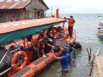 Nelayan-asal-Desa-Penambea-Moramo-yang-ditemukan-meniggal-dunia-dibawa-ke-rumah-duka.jpg